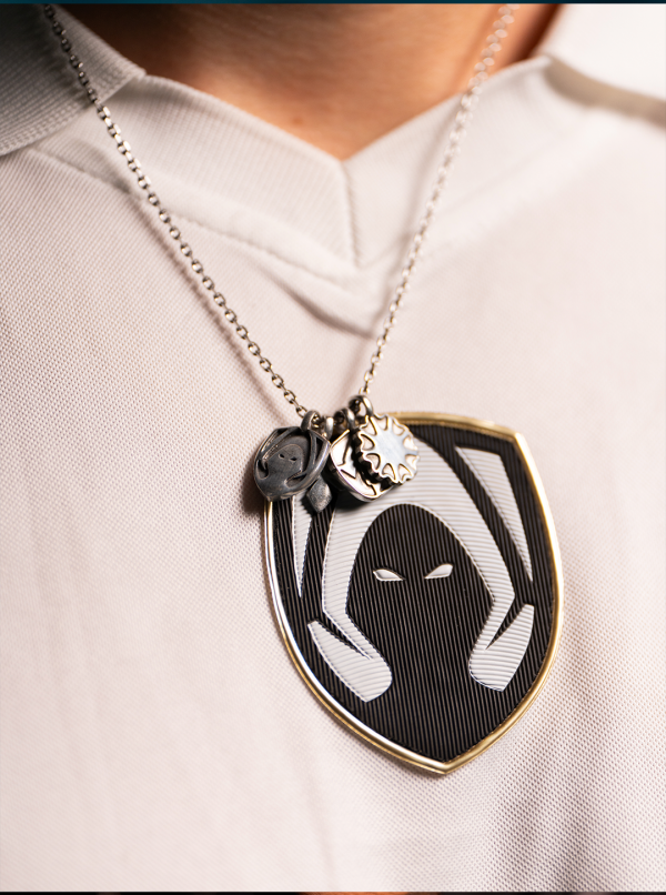 COLGANTE ICONS - TEAM HERETICS